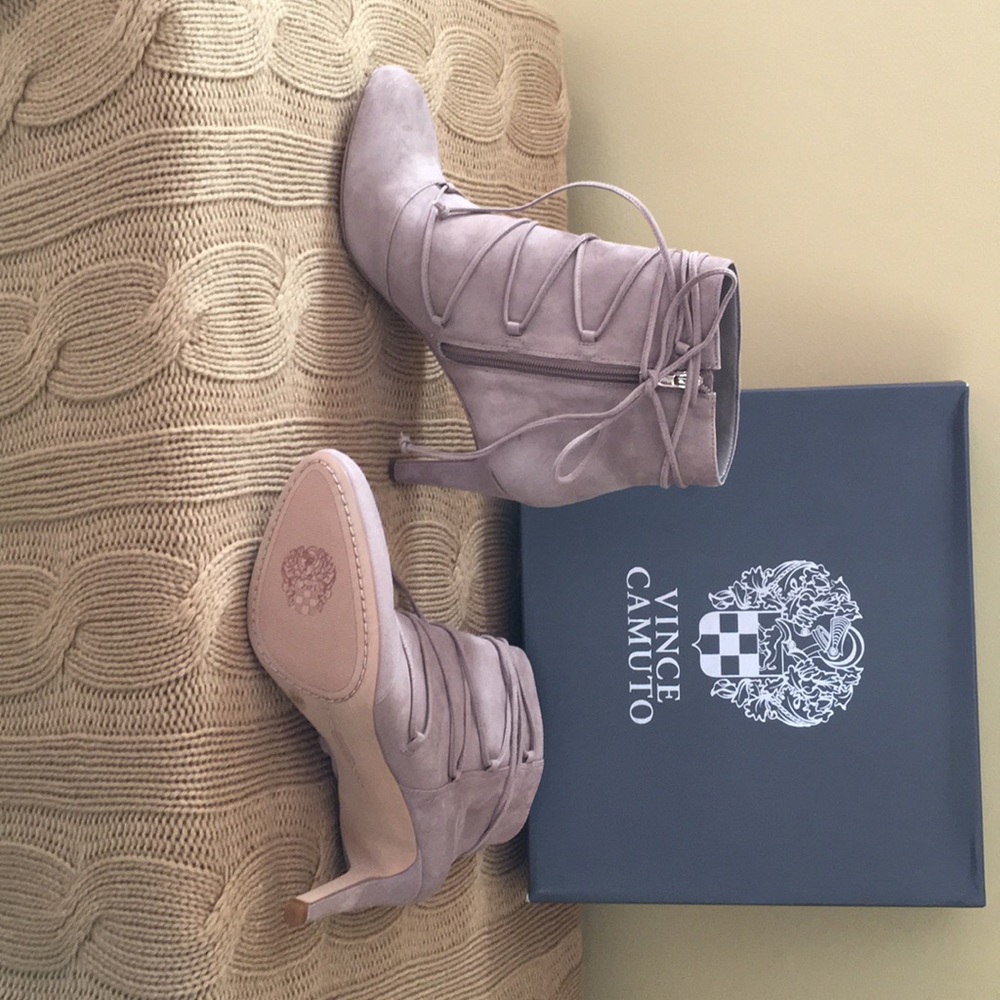 Vince Camuto bootie. Tan suede. Size 9M.